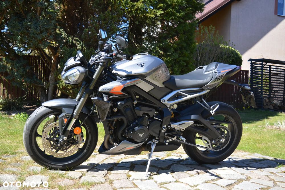 Triumph Street Triple - 1