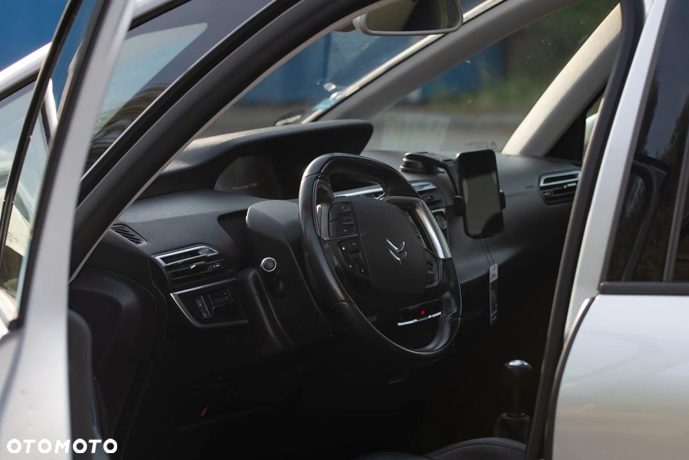 Citroën C4 Picasso 1.6 THP Exclusive - 17