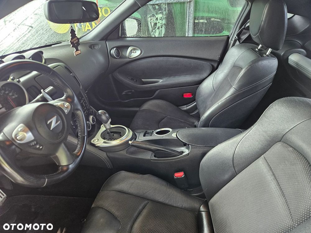 Nissan 370 Z - 11