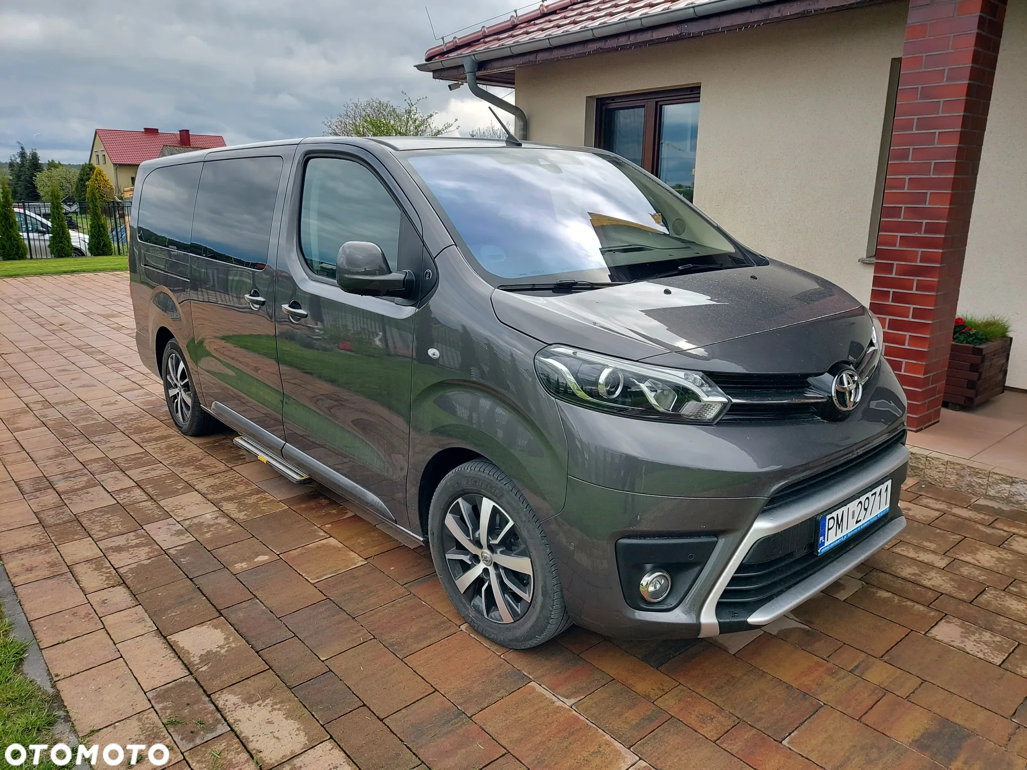 Toyota ProAce 2,0-l-D-4D L2 (8-Si.) Autm Verso Team Deutschland - 2