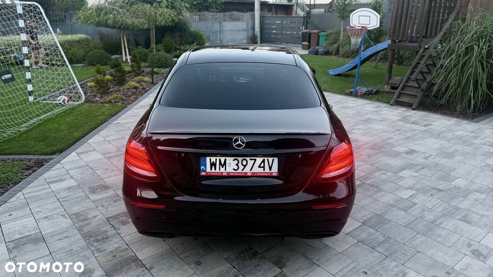 Mercedes-Benz Klasa E 300 9G-TRONIC - 35