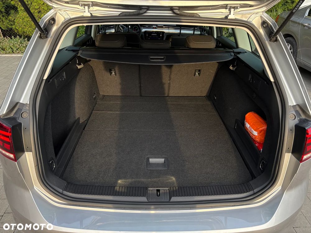 Volkswagen Passat 2.0 TDI EVO Business DSG - 27