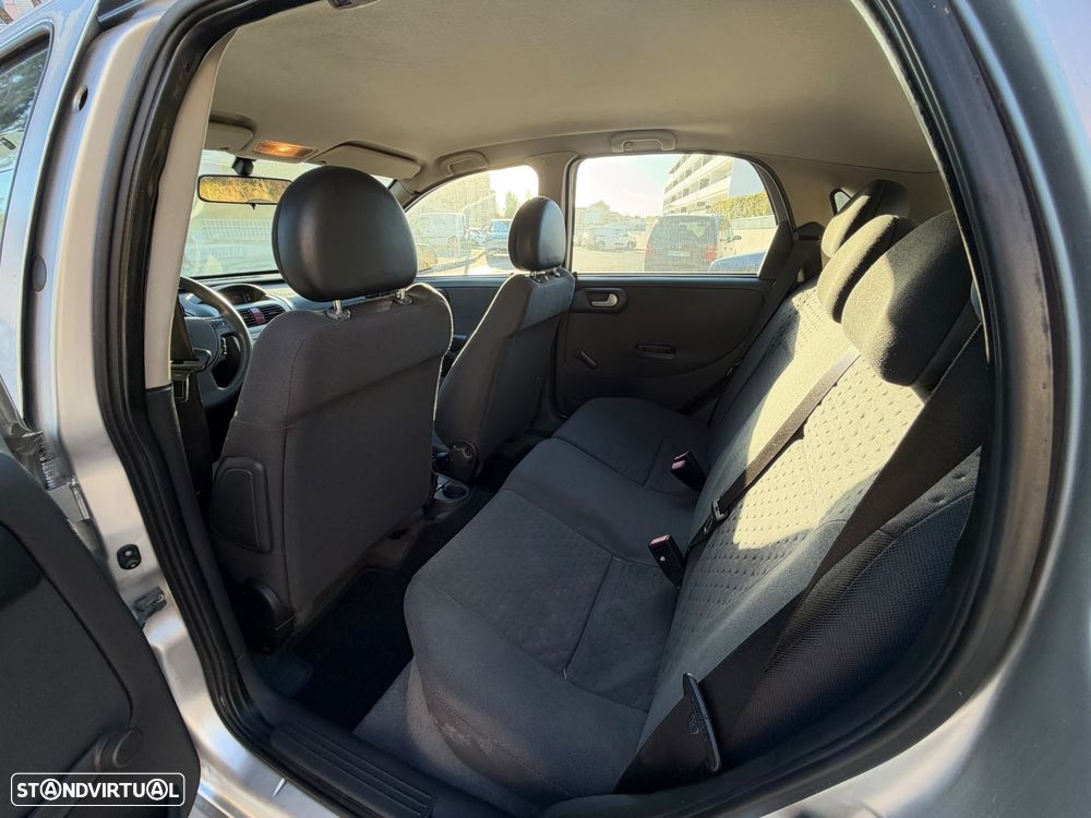 Opel Corsa 1.2 16V Confort - 8