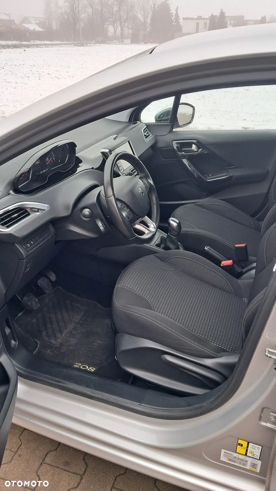 Peugeot 208 1.2 PureTech Allure - 9