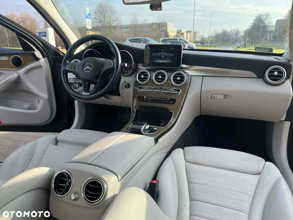 Mercedes-Benz Klasa C 300 7G-TRONIC - 6