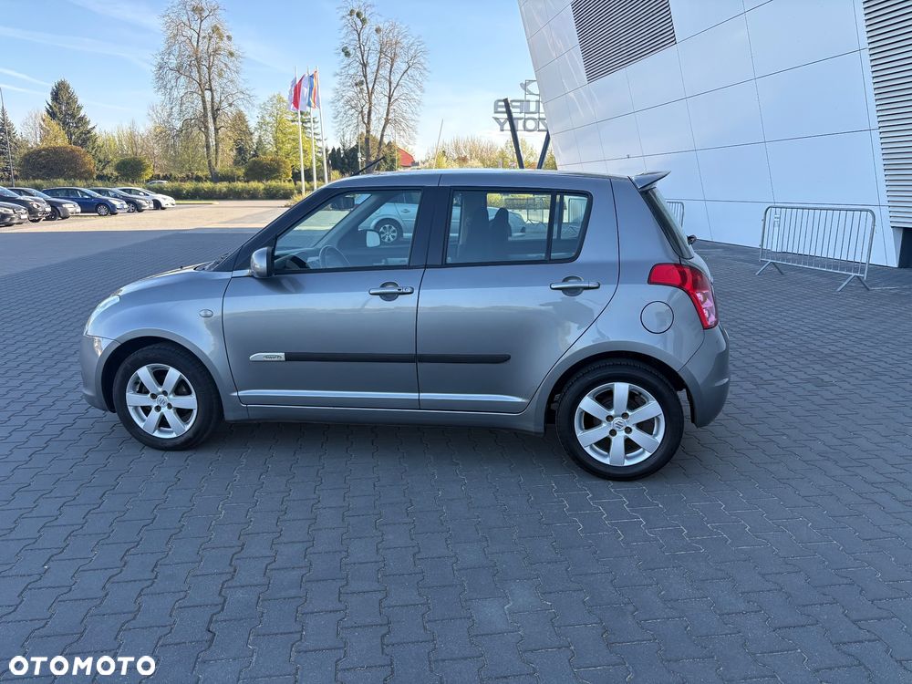 Suzuki Swift 1.3 Sakura - 8