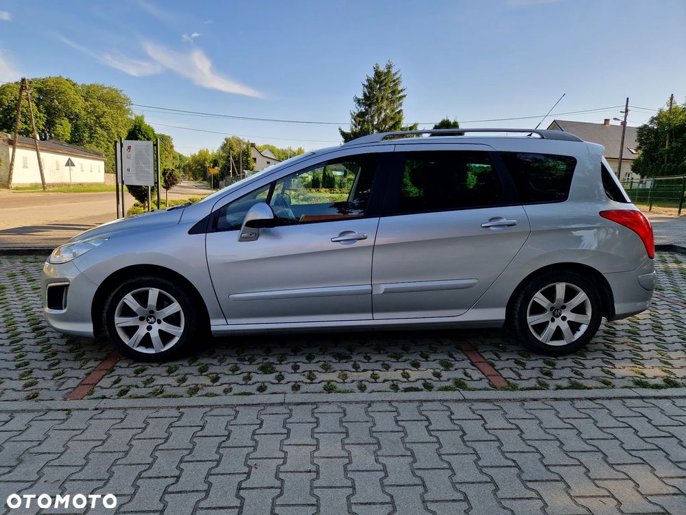 Peugeot 308 2011 photo 2