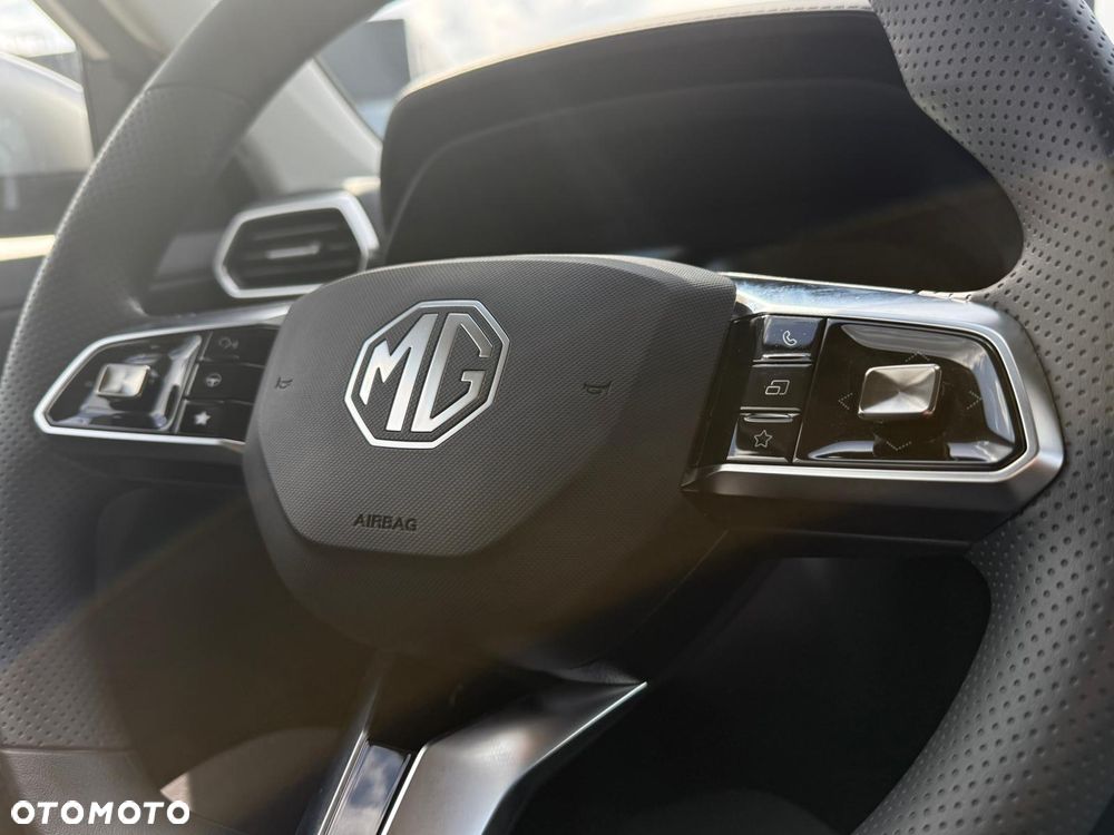 MG ZS - 12