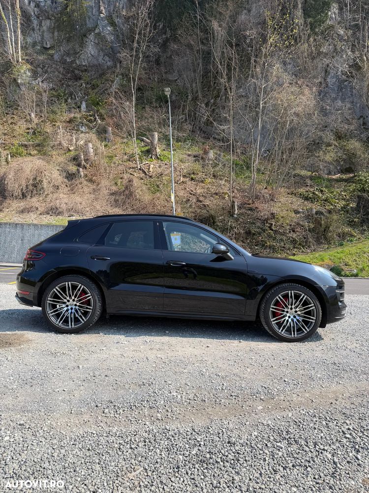 Porsche Macan - 1