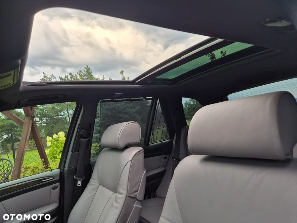 BMW X5 4.4i - 33