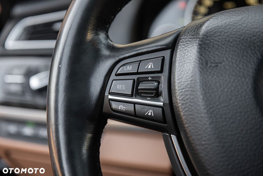 BMW Seria 7 740d xDrive - 32