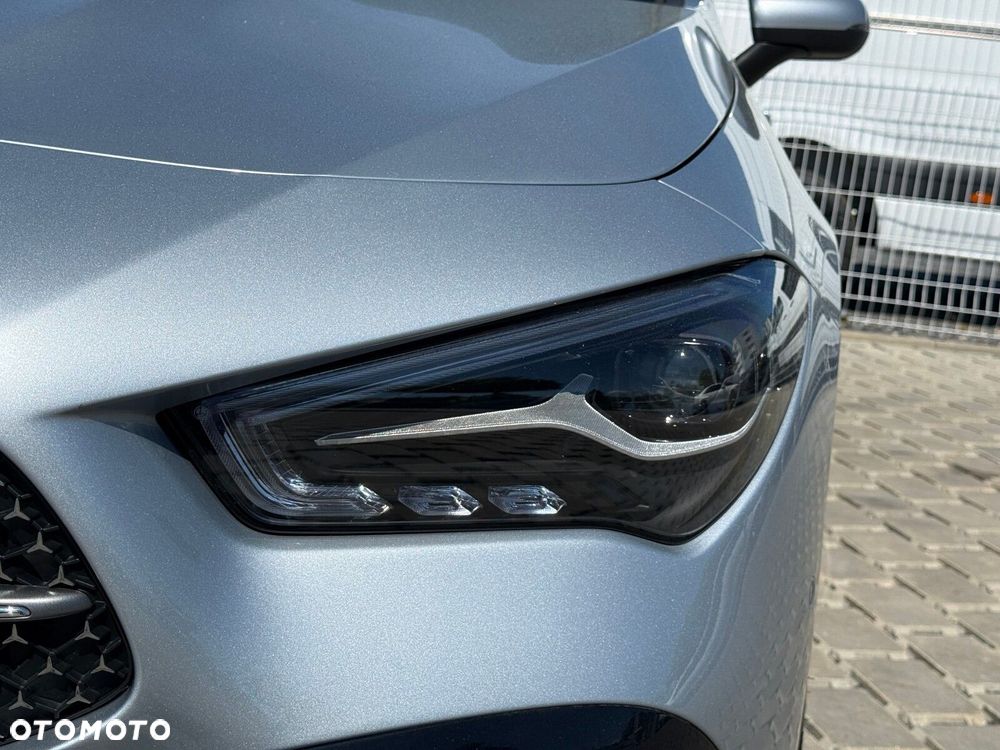 Mercedes-Benz CLA 180 AMG Line 7G-DCT - 11