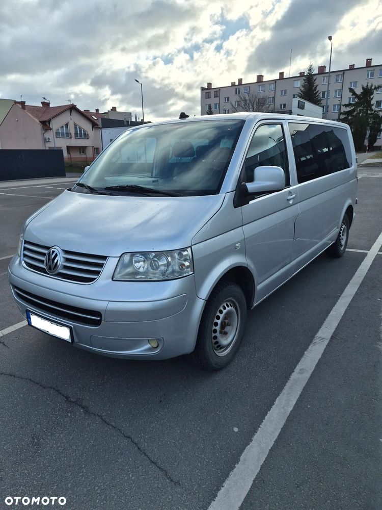 Volkswagen Caravelle - 1