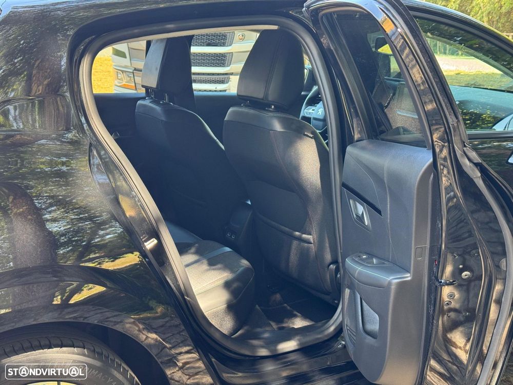 Peugeot 208 1.2 PureTech Allure - 28