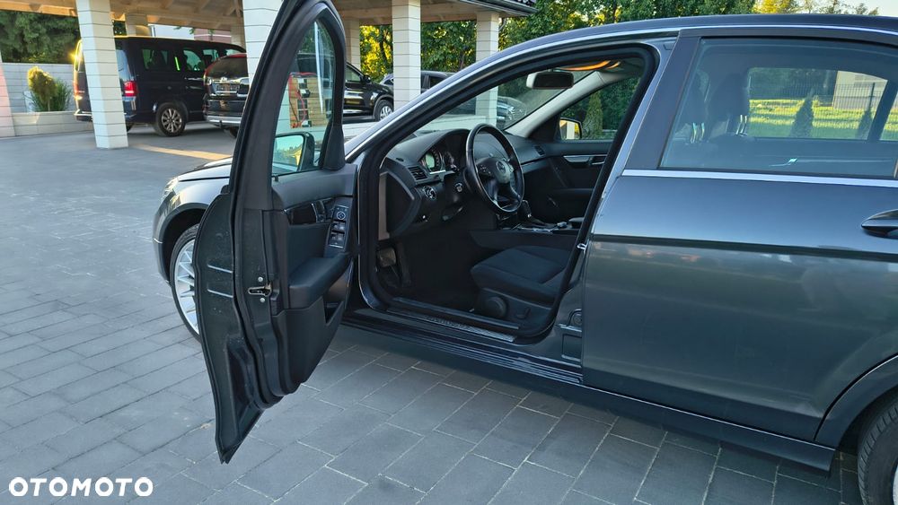 Mercedes-Benz Klasa C 180 Kompressor Automatik BlueEFFICIENCY - 12
