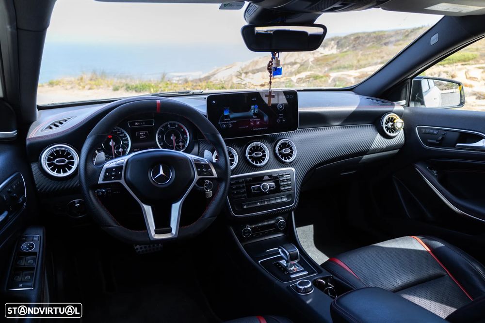 Mercedes-Benz A 45 AMG 4-Matic - 13