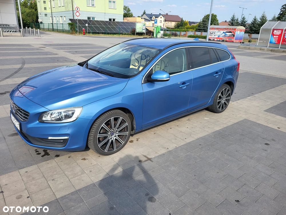 Volvo V60 D2 Momentum - 2