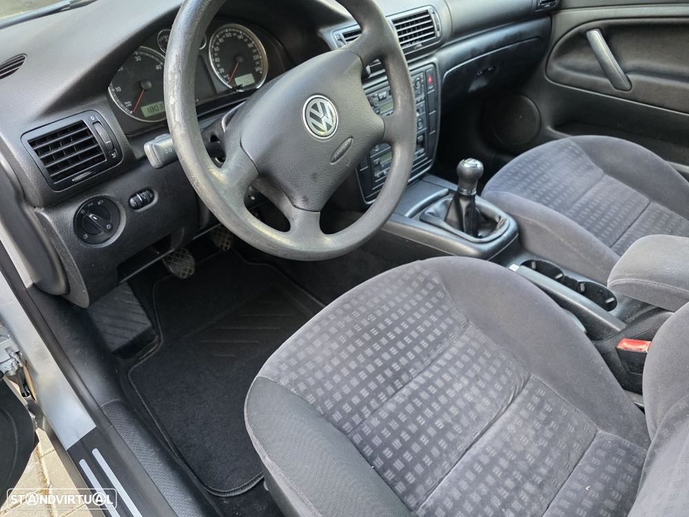 VW Passat Variant 1.9 TDi Confortline - 27