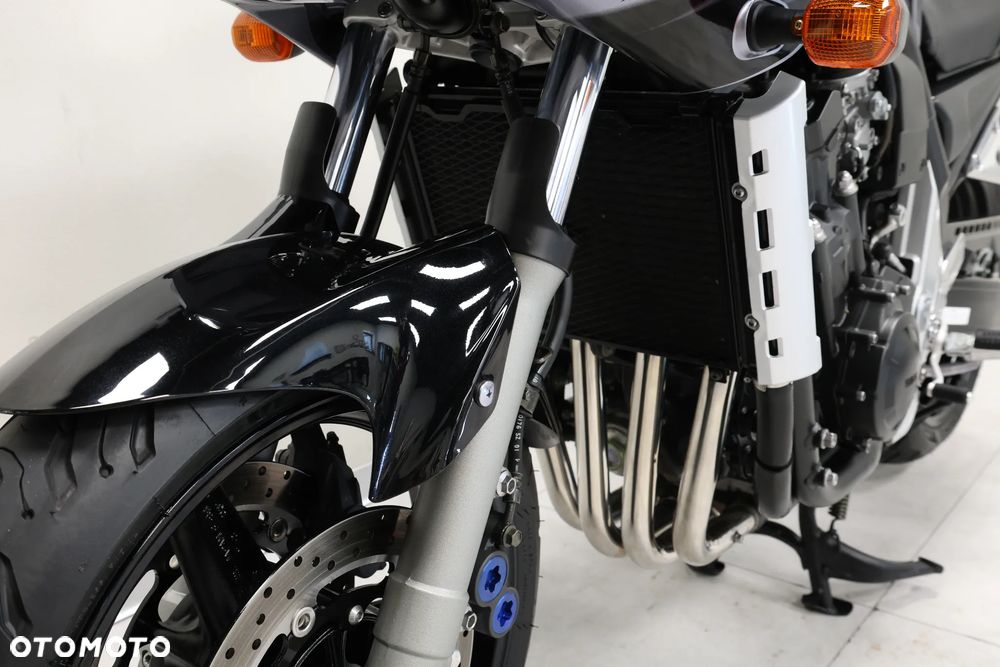 Yamaha FZS - 26