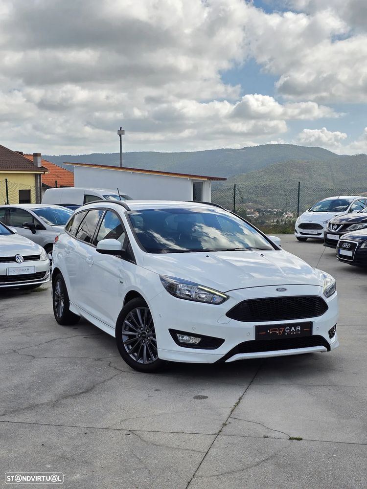 Ford Focus SW 1.0 EcoBoost S&S ST-LINE - 29