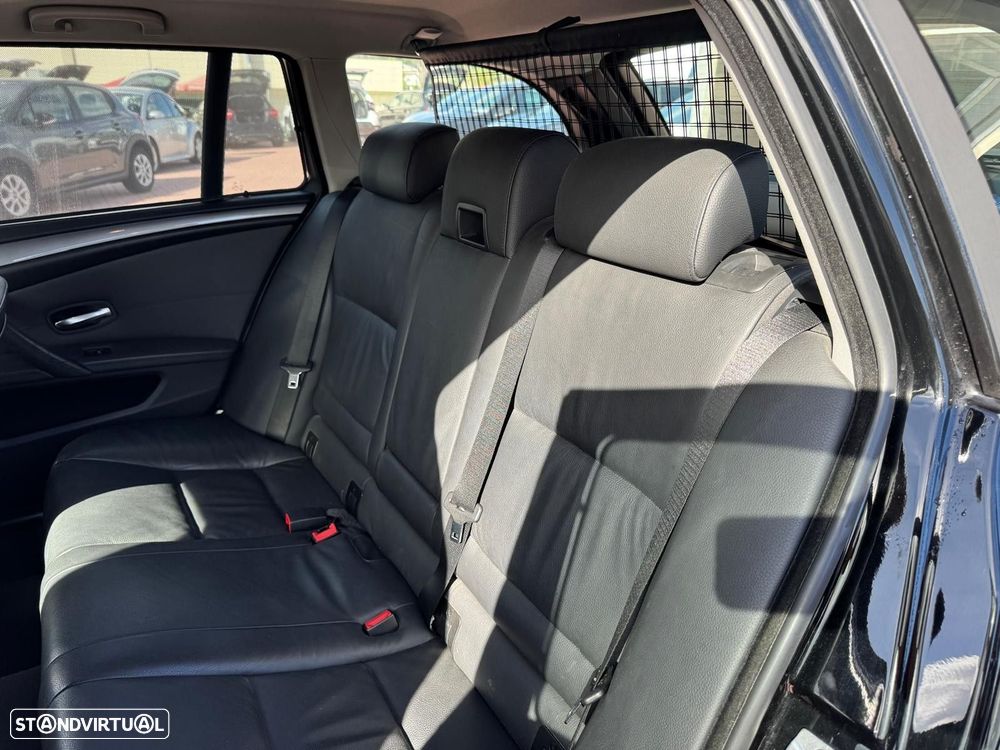 BMW 520 d Touring Executive - 43