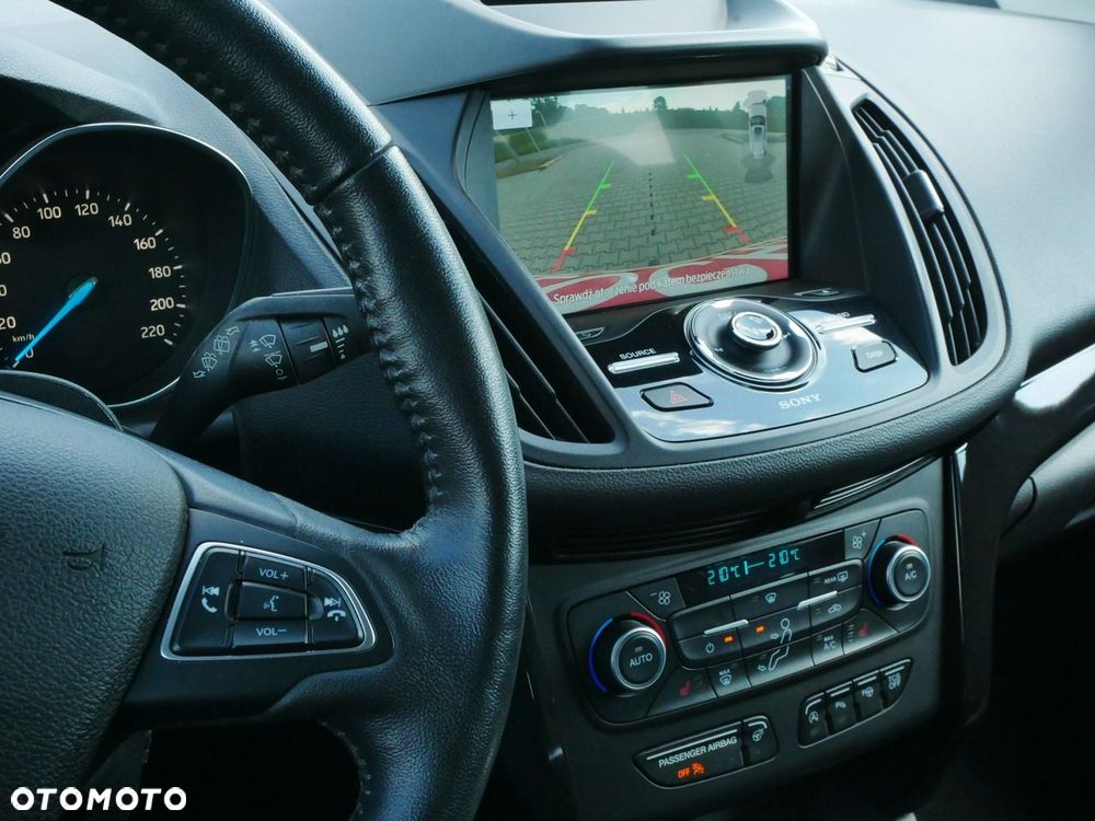 Ford Escape 2.0 EcoBoost AWD Titanium - 28