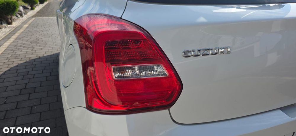 Suzuki Swift 1.2 Premium Plus CVT - 13