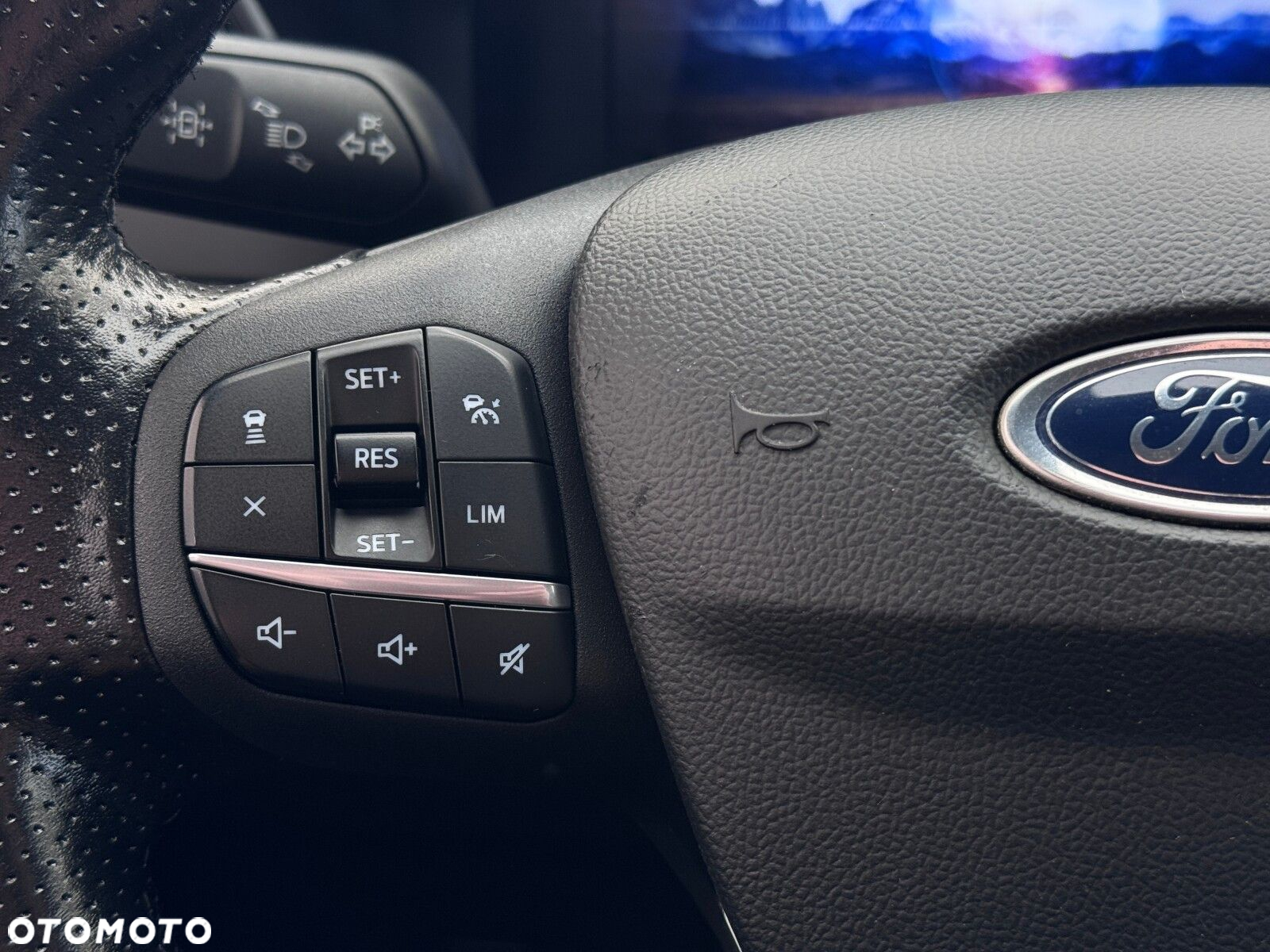Ford Kuga 1.5 EcoBoost FWD ST-Line X - 21