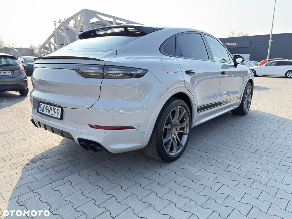 Porsche Cayenne - 8