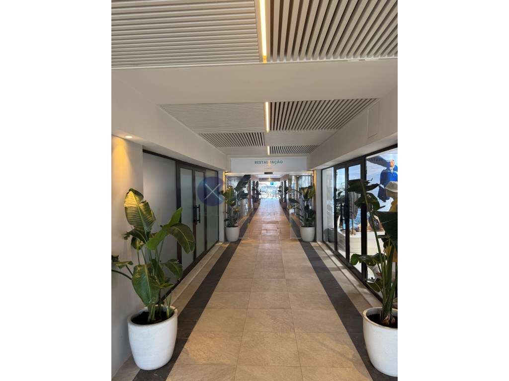 LOJA PARA TRESPASSE no valor de 75 mil euros , na Marina de Cascais... - Grande imagem: 3/4
