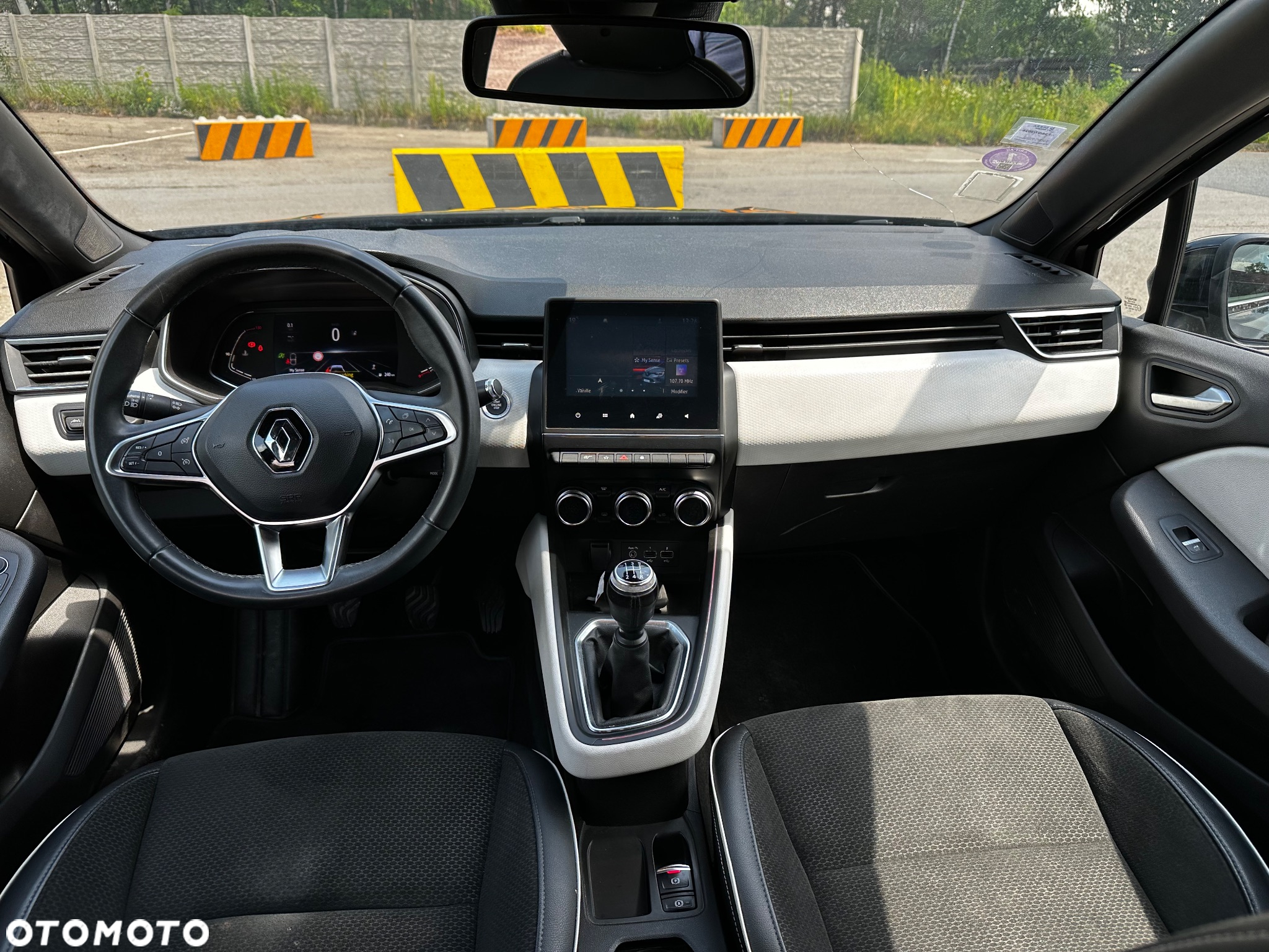 Renault Clio - 11