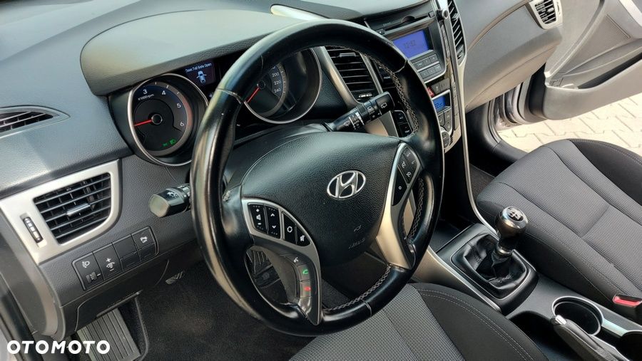 Hyundai i30 1.6 CRDi Fifa World Cup Edition - 18