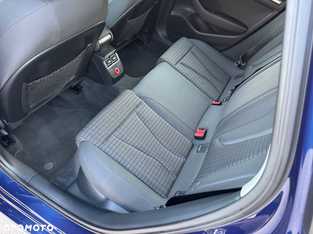 Audi A3 Sportback 1.6 TDI (clean diesel) S line Sportpaket - 24