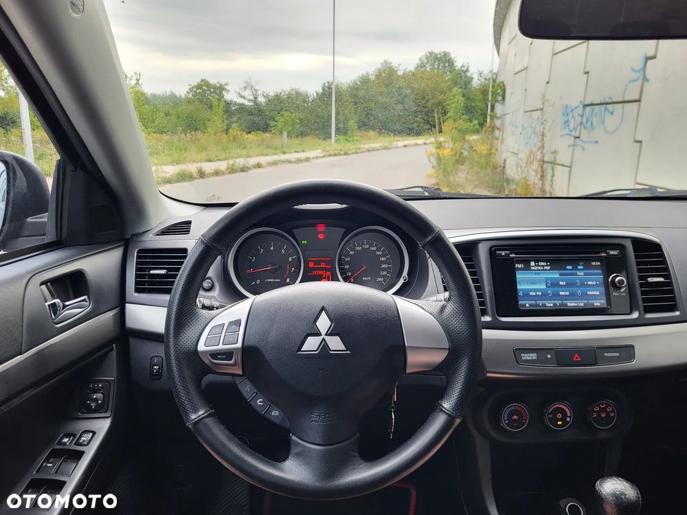 Mitsubishi Lancer - 9