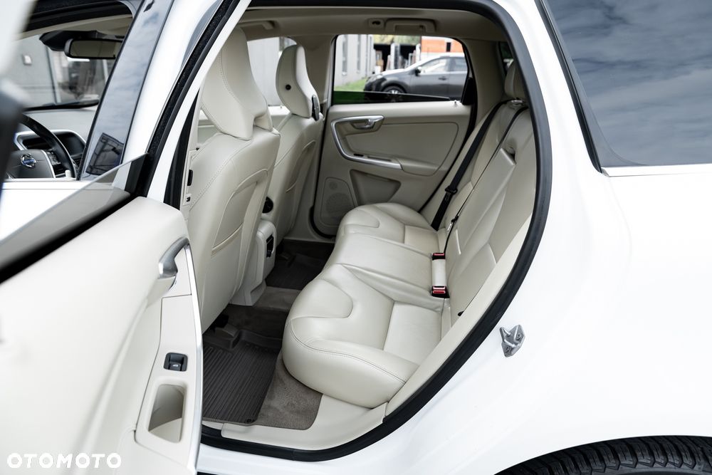 Volvo XC 60 D4 Geartronic Summum - 19