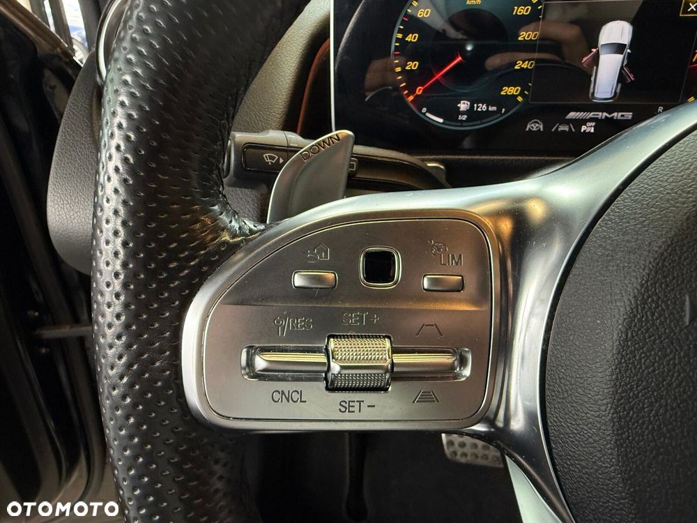 Mercedes-Benz GLB - 38