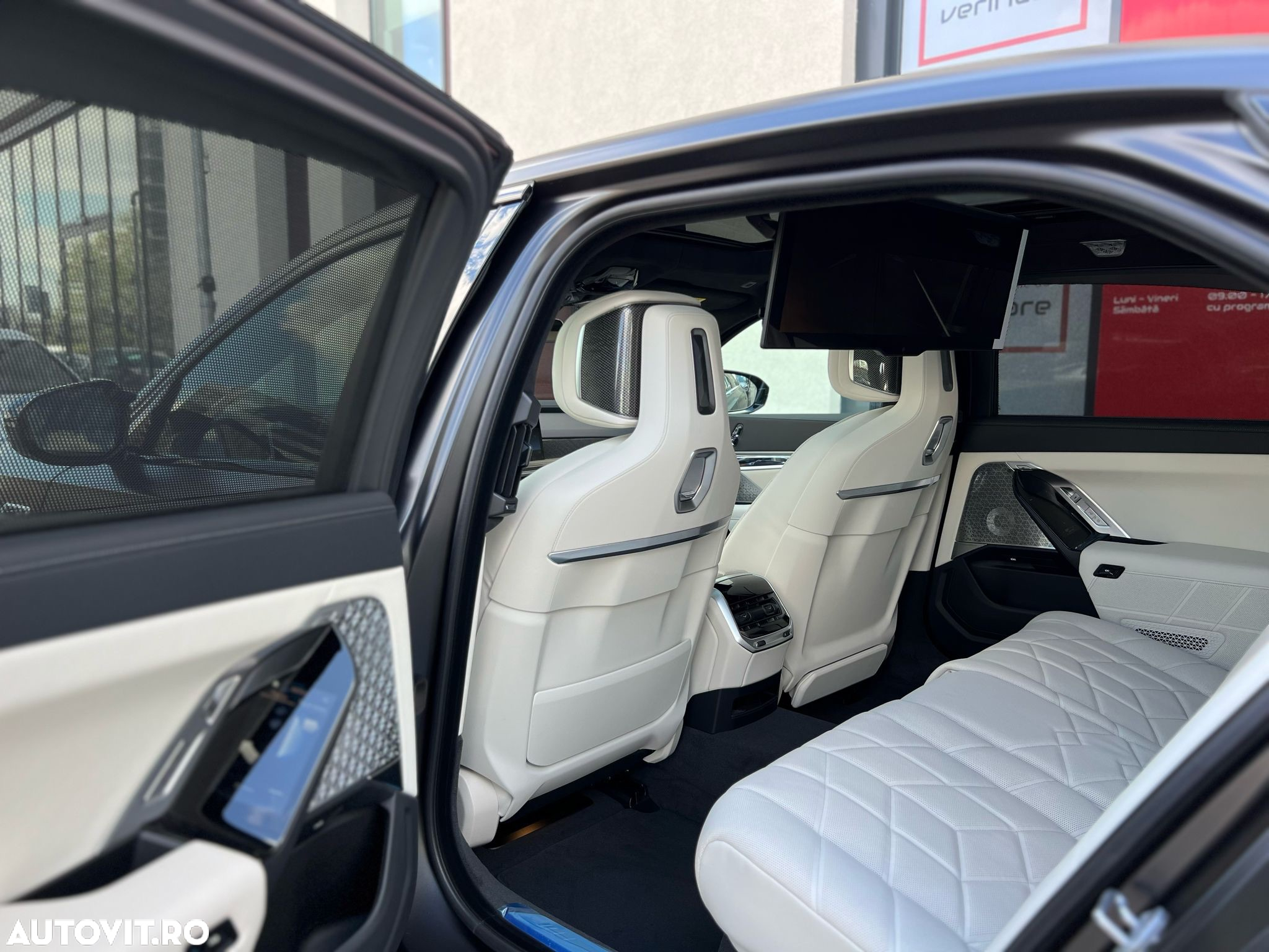BMW M7 M760e xDrive - 22