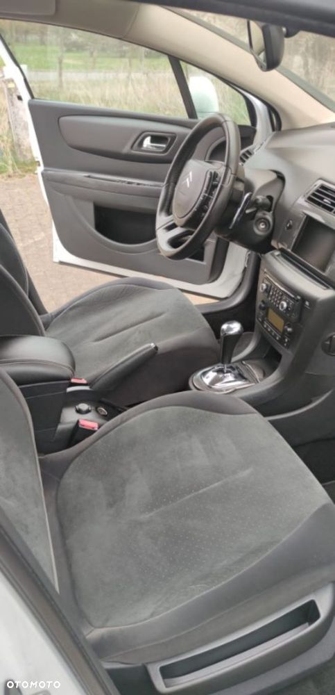 Citroën C4 HDi 110 FAP EGS6 Exclusive - 21