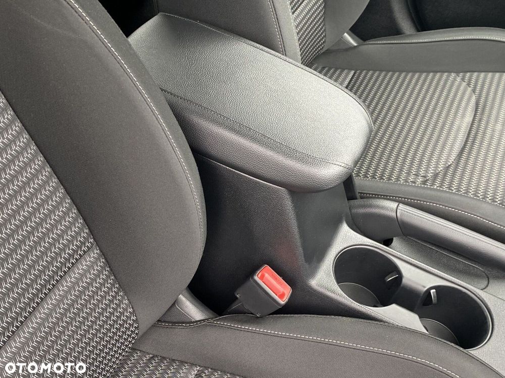 Kia Ceed - 16