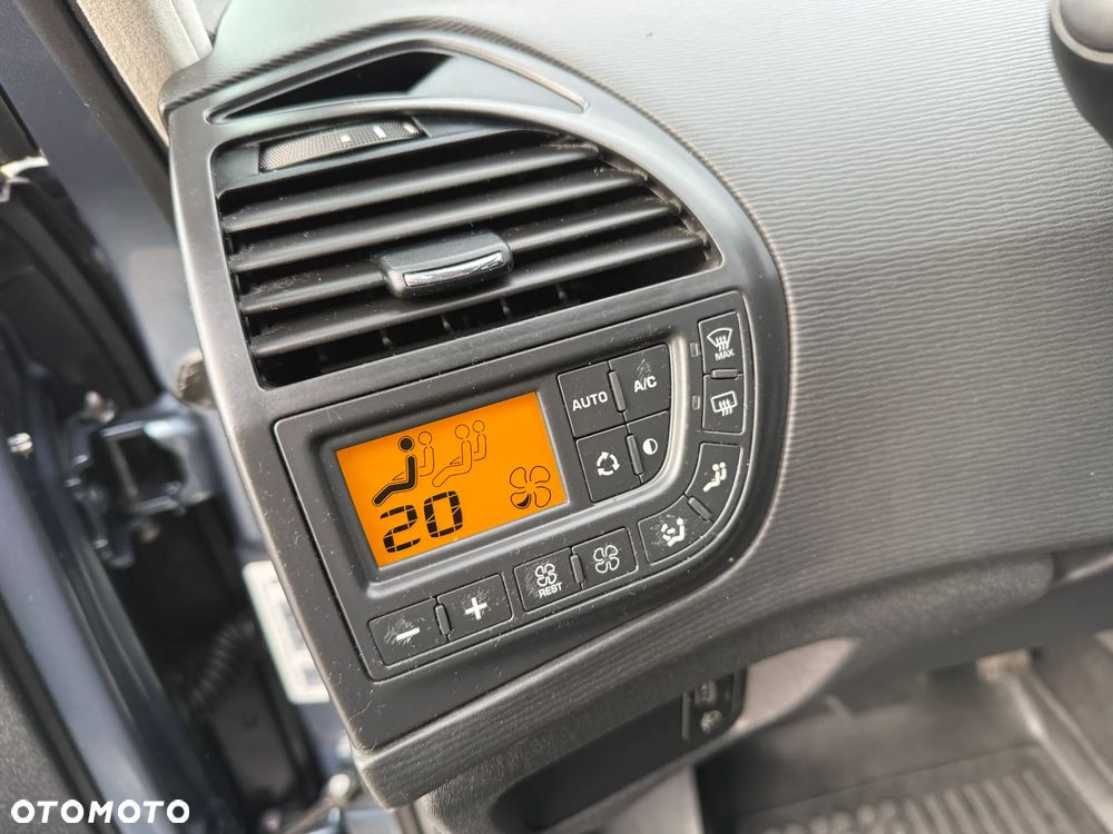 Citroën C4 Picasso 2.0 16V 7-Sitzer Exclusive - 32