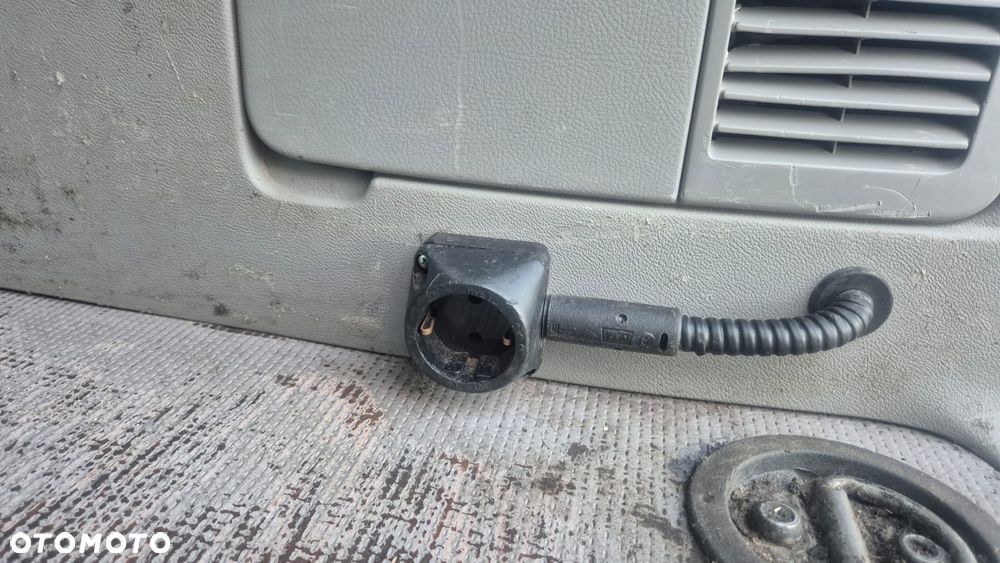 Volkswagen Transporter - 22