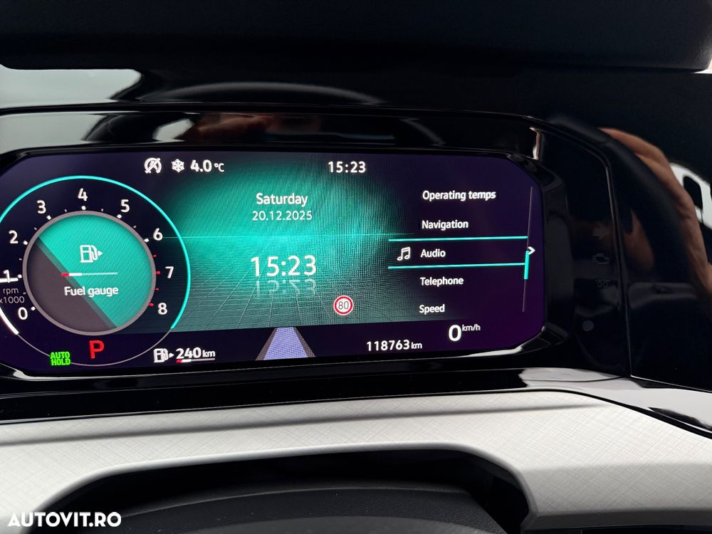 Volkswagen Golf - 25