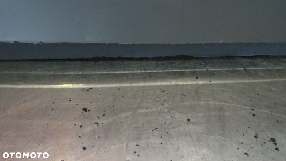 DRZWI PRAWY PRZÓD SKODA FABIA II 1.2 KOL: 9202 - 4