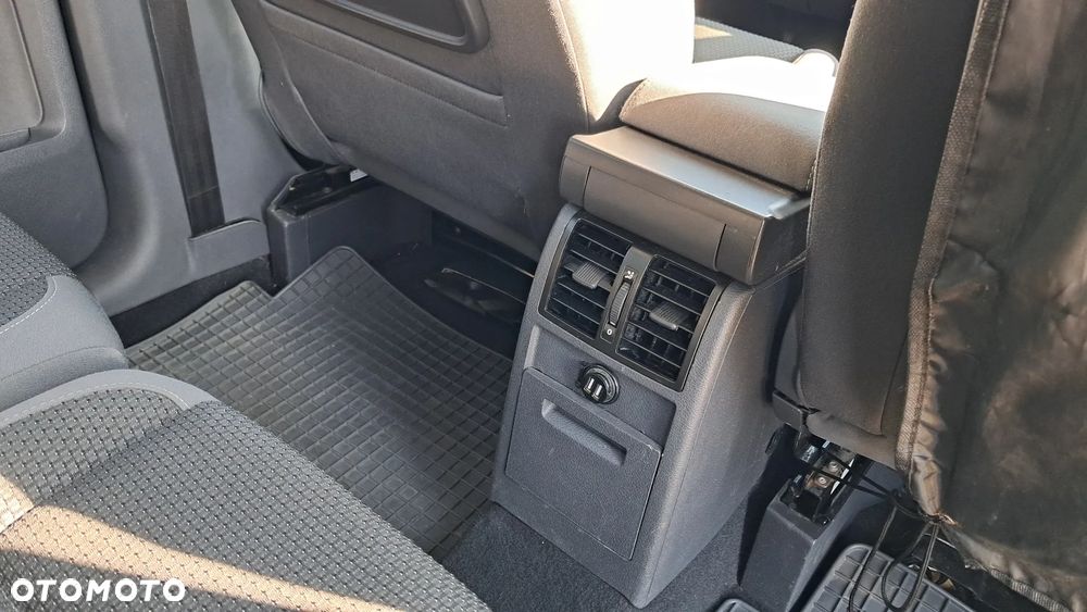 Volkswagen Touran 1.6 TDI DPF Trendline Perfectline - 15