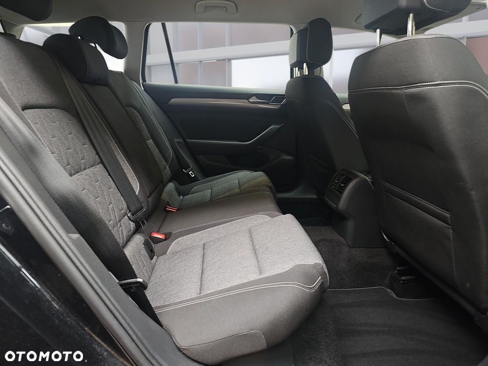 Volkswagen Passat Variant 1.5 TSI EVO Business DSG - 12