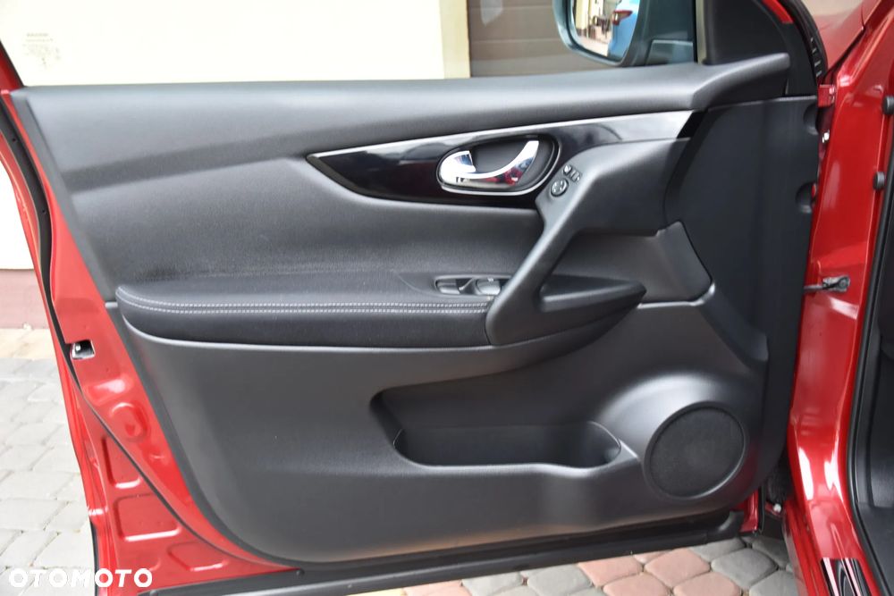 Nissan Qashqai 1.6 DIG-T N-Connecta - 32