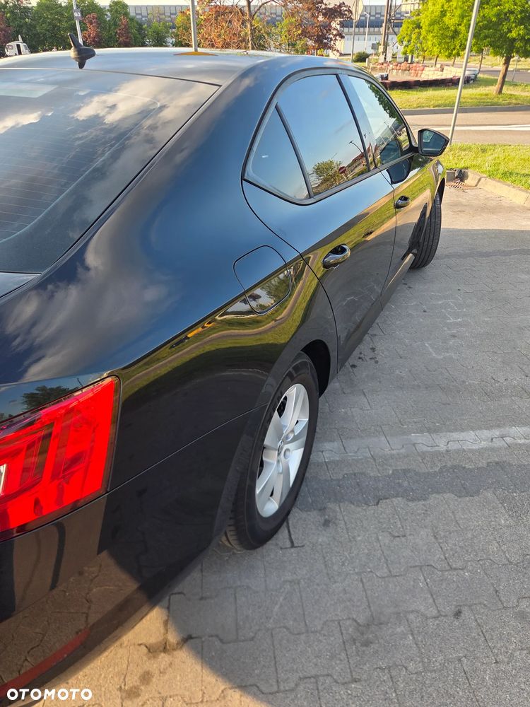 Skoda Superb 2.0 TDI Active DSG7 - 8