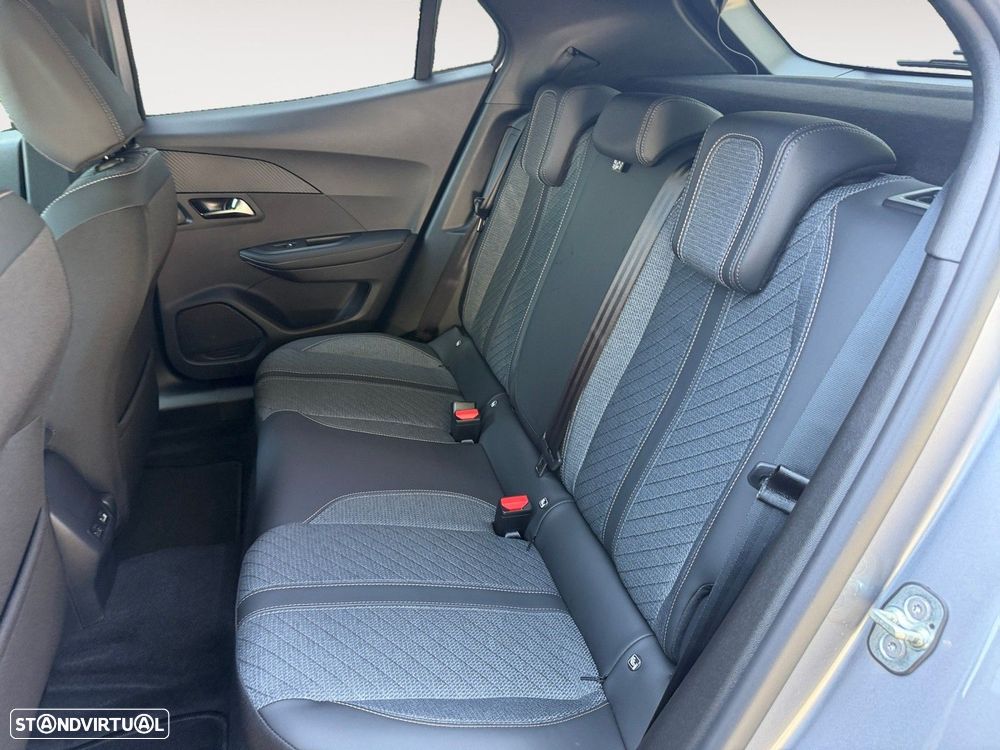 Peugeot e-2008 54 kWh Allure - 12