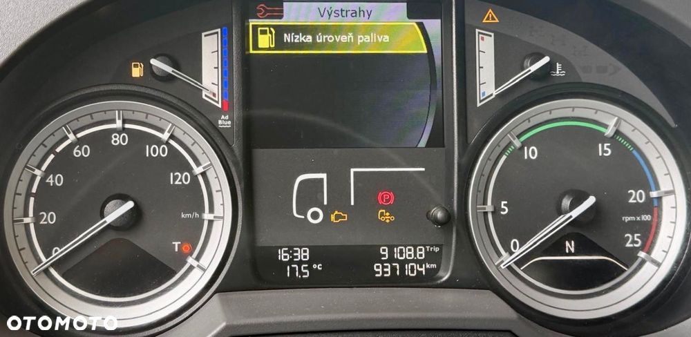 DAF XF460 SUPER SPACE CAB AUTOMAT SPOJLERY KLIMA 2xALUTANK 930000km WEBASTO LOW DECK MEGA EURO 6 2015 ŁADNY - 12