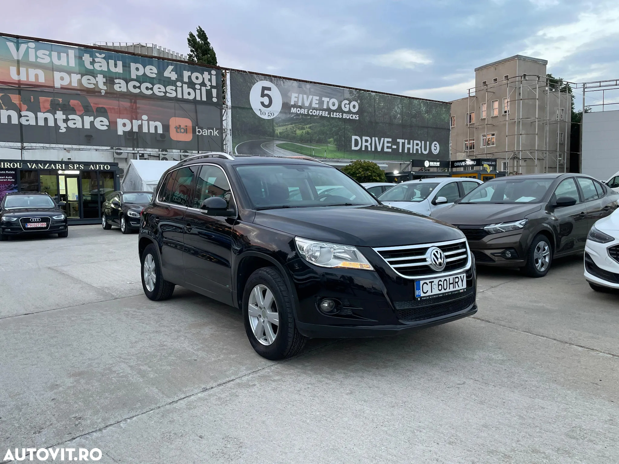 Volkswagen Tiguan - 2